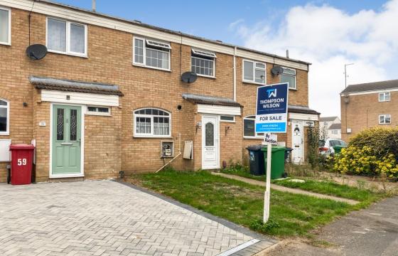 House requiring refurbishment in Slough photo