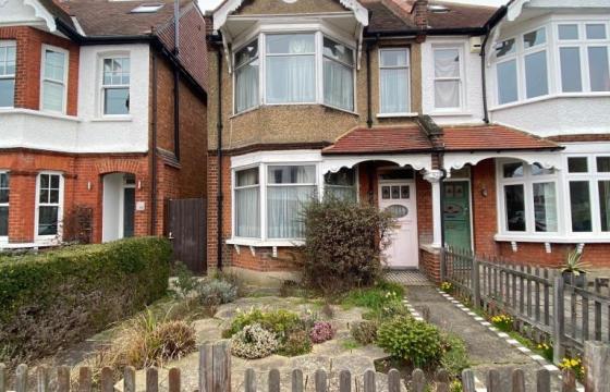Property for modernisation in New Malden photo
