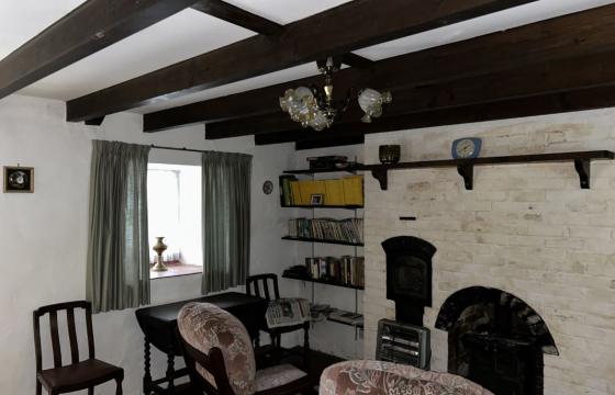 Looking for a project to renovate in Tregaron photo