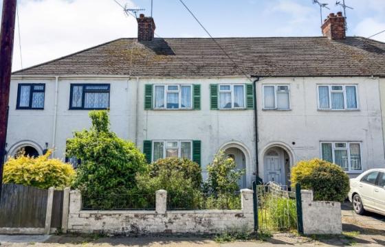 Mid Terrace House for refurbishment in Benfleet photo