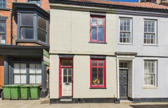 Cottage requires updating in Bridlington photo