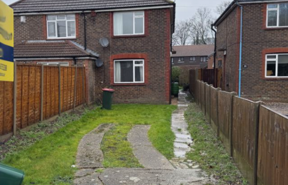 House In Need Of Modernisation in Crawley photo