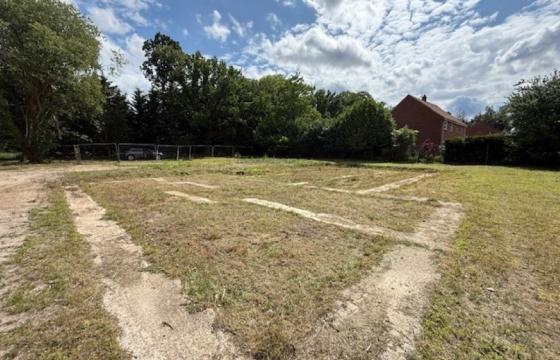 Large building plot in Stratton Strawless photo