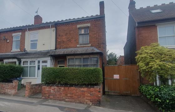 A Traditional end-terraced house requiring refurbishment in Smethwick photo