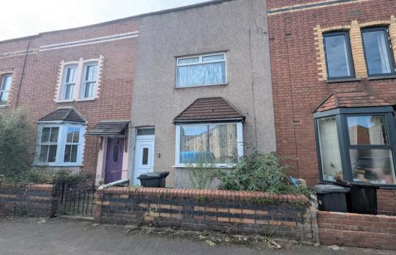 Terraced Property In Need Of Modernisation in Bristol photo