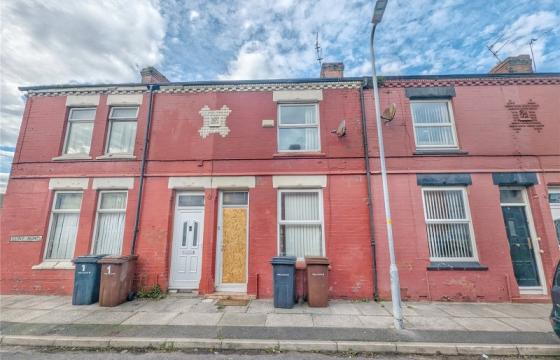 Excellent renovation prospect in Bootle photo