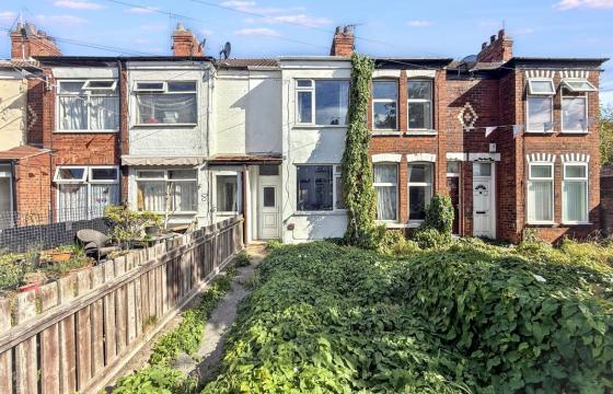 Property would benefit from refurbishment in Hull photo