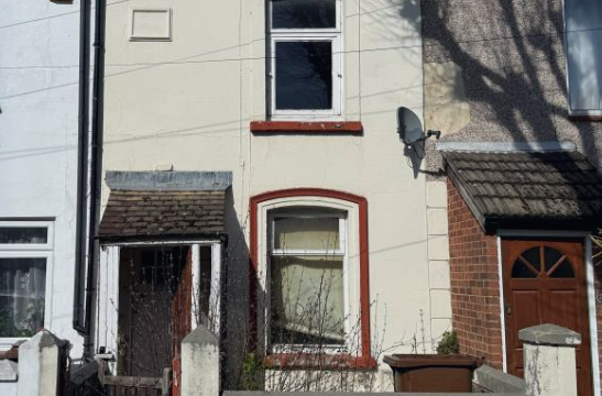 Property requiring some modernisation in Halifax photo