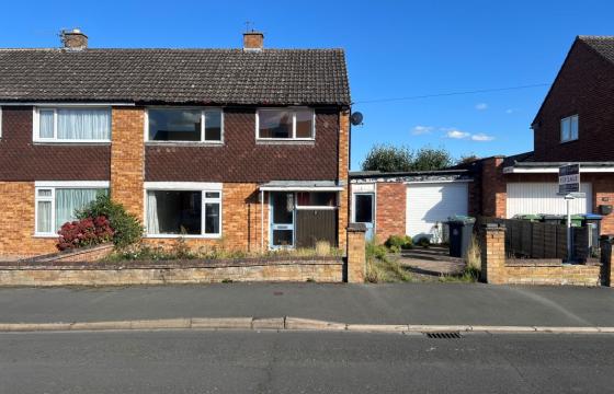 Property in need of modernisation in Stratford-upon-Avon photo