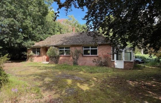 Detached bungalow requiring modernisation in Norwich photo