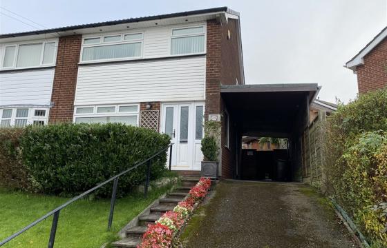 Property for modernisation in Stalybridge photo