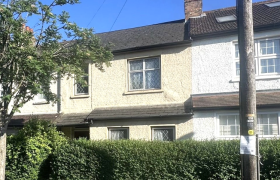 A Terrace House requiring modernisation in Sutton photo