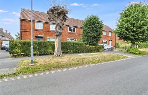 Mid terrace house requiring updating in YEOVIL photo