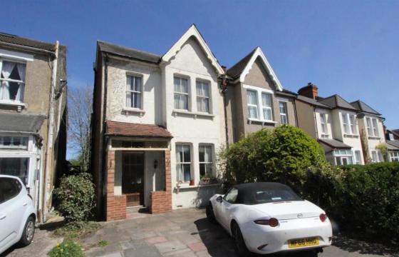 Property for refurbishment in Worcester Park photo