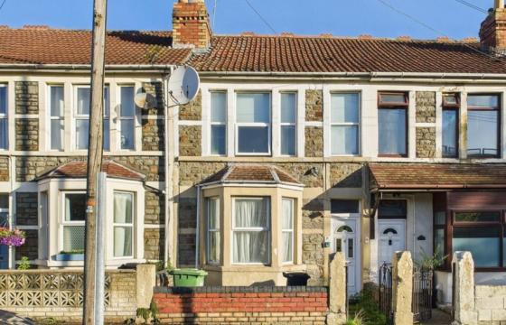House for modernisation in Kingswood photo