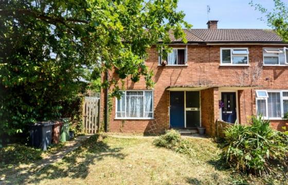 House in Need of Modernisation in St. Albans photo