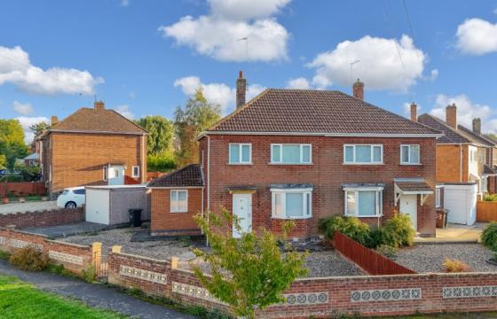 Semi-detached home for enhancement in Corby photo