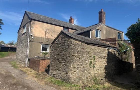 Residence in need of complete modernisation in Ruardean photo