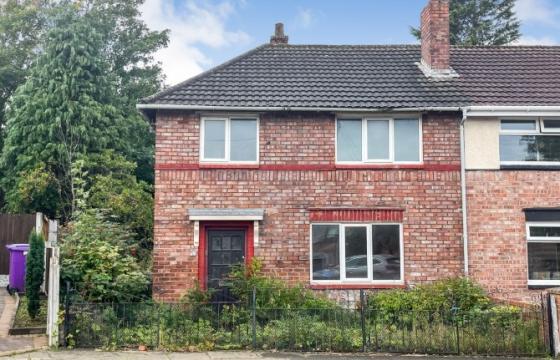 House requires a program of refurbishment in Liverpool photo