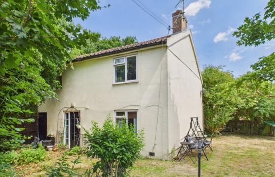 Property requiring modernisation in Stowmarket photo