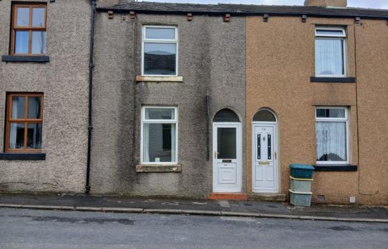 Terraced property in need of refurbishment in Carnforth photo