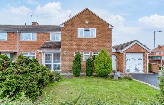 House and land for sale in Bromsgrove photo