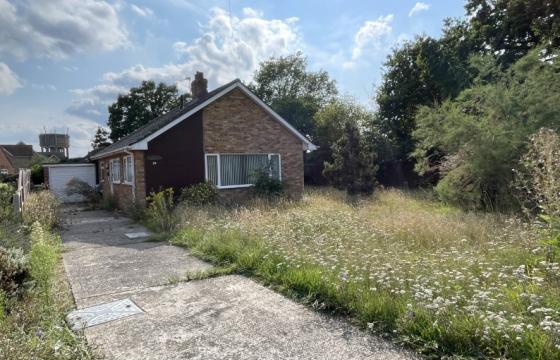 Detached three bedroom bungalow for updating in Norwich photo