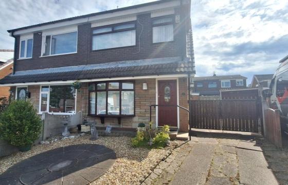 Property for modernisation in Sutton Leach photo