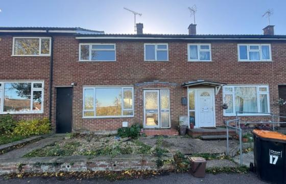 The property requires a program of refurbishment in Dunstable photo