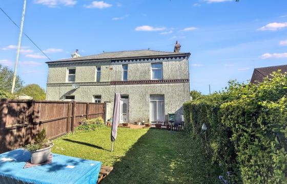Semi detached property in Ponthir photo