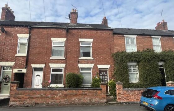 Mid terraced requires modernisation in Melbourne photo
