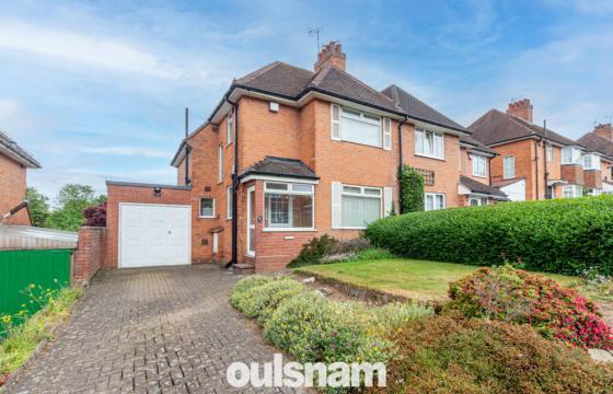 SEMI DETACHED HOME requiring MODERNISATION in Northfield photo