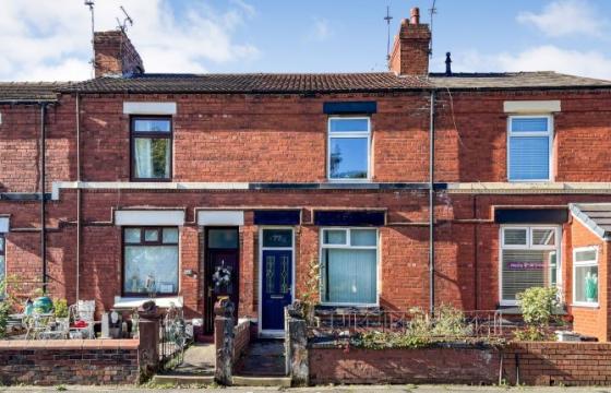 House requires a program of refurbishment in St. Helens photo