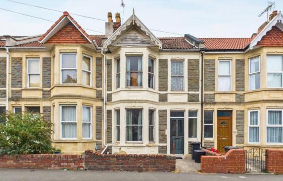 In need of refurbishment in Knowle photo