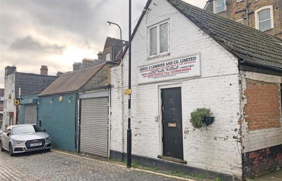 Conversion for sale in London photo