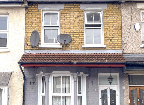 A Terrace House requiring modernisation in Stratford photo
