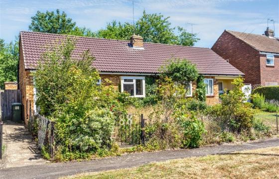Bungalow requiring updating in ASCOT photo