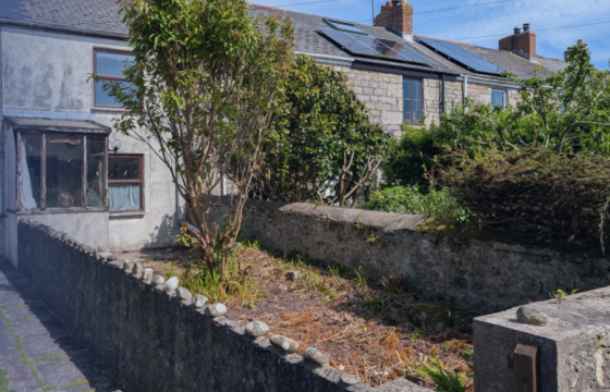 Terraced Two-Bedroom Cottage For Updating in Penzance photo