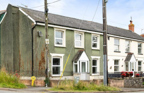 Corner property, now requiring improvement in Winkleigh photo