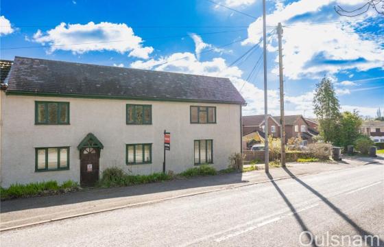 The property is in need of modernisation in Bromsgrove photo