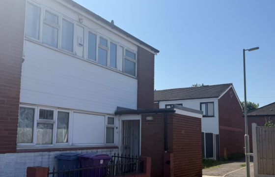 End town house for modernisation in Liverpool photo