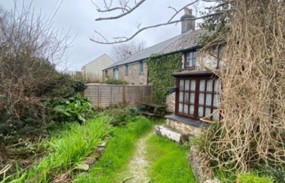 Cottage requiring refurbishment in St. Buryan photo