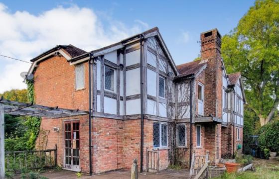 House requires a program of refurbishment in Horsham photo