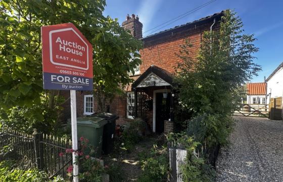 Semi-detached cottage in need of some refurbishment in King's Lynn photo