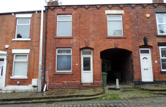 Terraced house in need of full refurbishment in Stalybridge photo