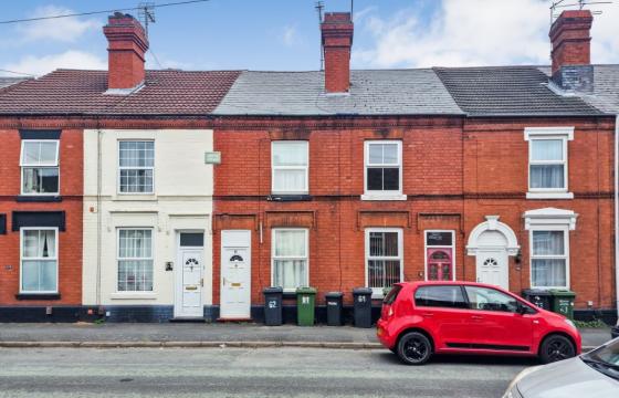 The property is in need of refurbishment in Kidderminster photo