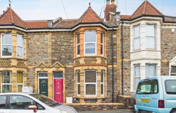 Great opportunity renovate in Easton photo